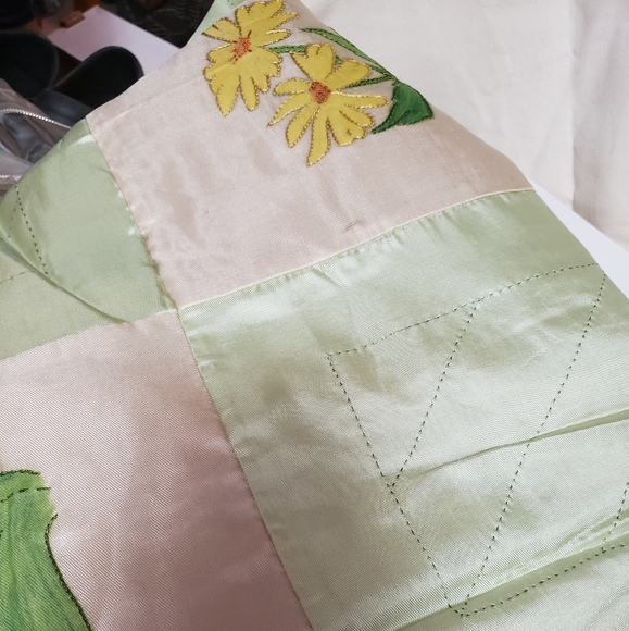 Beautiful satin quilt. Vintage from the 50s. Stored for years, unfinished. - Picture 17 of 17
